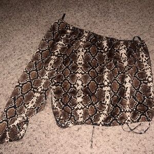 One shoulder hip tie top like new